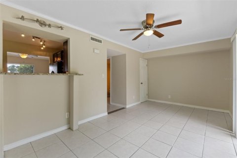 Condo in Winter Park, Florida, 2 bedrooms  № 1769752 - photo 7