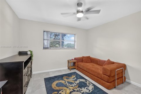 Condominio en venta en Tamarac, Florida, 2 dormitorios, 91.51 m2 № 2244078 - foto 18