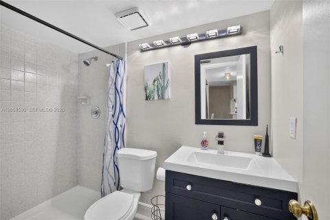 Condominio en venta en Tamarac, Florida, 2 dormitorios, 91.51 m2 № 2244078 - foto 17