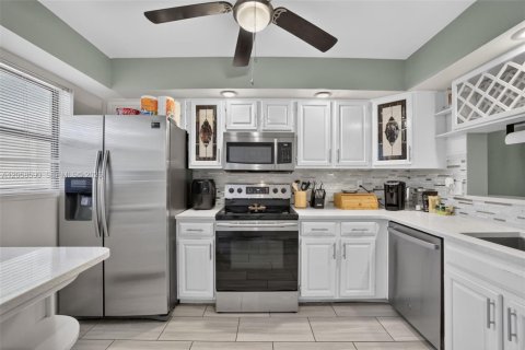 Condominio en venta en Tamarac, Florida, 2 dormitorios, 91.51 m2 № 2244078 - foto 2