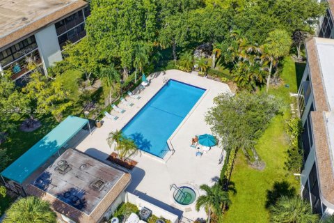 Condominio en venta en Tamarac, Florida, 2 dormitorios, 91.51 m2 № 2244078 - foto 28