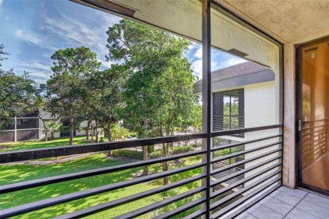 Condominio en venta en Tamarac, Florida, 2 dormitorios, 91.51 m2 № 2244078 - foto 12