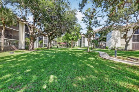 Condominio en venta en Tamarac, Florida, 2 dormitorios, 91.51 m2 № 2244078 - foto 23