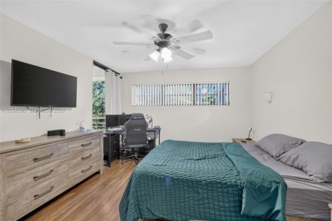Condominio en venta en Tamarac, Florida, 2 dormitorios, 91.51 m2 № 2244078 - foto 15