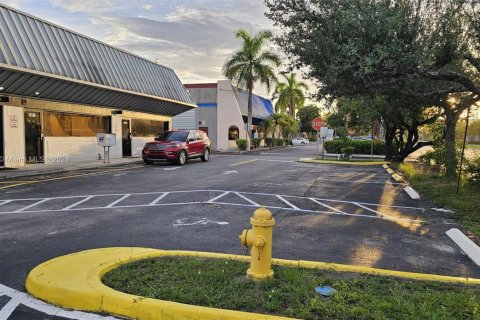 Immobilier commercial à vendre à Sunrise, Floride № 1985208 - photo 3