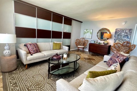 Copropriété à louer à Surfside, Floride: 2 chambres, 119.38 m2 № 1936234 - photo 19