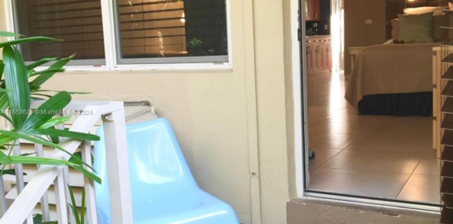 Студия в кондо в Майами-Бич, Флорида № 2023149