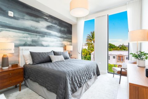 Condominio en venta en Miami Beach, Florida, 2 dormitorios, 102.29 m2 № 2170532 - foto 14