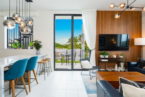 Condominio en venta en Miami Beach, Florida, 2 dormitorios, 102.29 m2 № 2170532 - foto 6