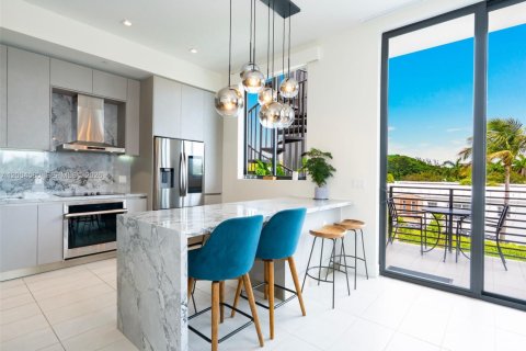 Condominio en venta en Miami Beach, Florida, 2 dormitorios, 102.29 m2 № 2170532 - foto 8