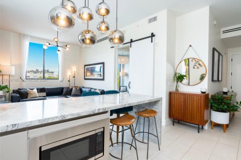 Condominio en venta en Miami Beach, Florida, 2 dormitorios, 102.29 m2 № 2170532 - foto 4