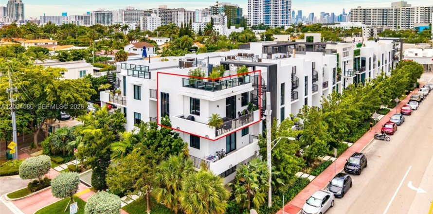 Condominio en Miami Beach, Florida, 2 dormitorios  № 2170532