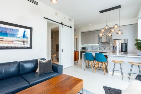 Condominio en venta en Miami Beach, Florida, 2 dormitorios, 102.29 m2 № 2170532 - foto 13