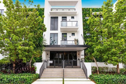 Condominio en venta en Miami Beach, Florida, 2 dormitorios, 102.29 m2 № 2170532 - foto 2