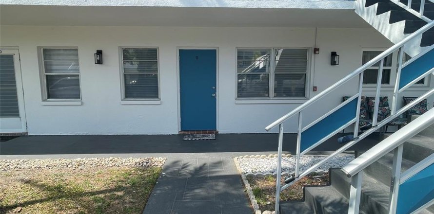 Condo in Saint Petersburg, Florida, 1 bedroom  № 1769962