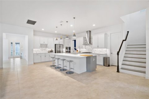 House in Winter Garden, Florida 5 bedrooms, 338.16 sq.m. № 2128863 - photo 16