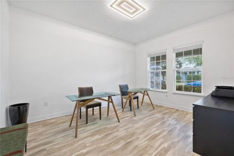 House in Winter Garden, Florida 5 bedrooms, 338.16 sq.m. № 2128863 - photo 9