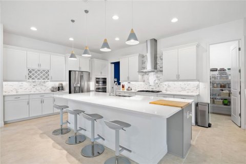 House in Winter Garden, Florida 5 bedrooms, 338.16 sq.m. № 2128863 - photo 18