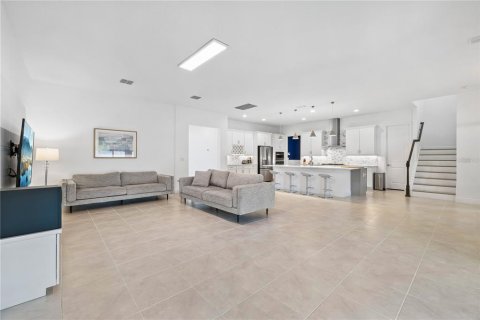 House in Winter Garden, Florida 5 bedrooms, 338.16 sq.m. № 2128863 - photo 13