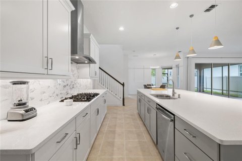 House in Winter Garden, Florida 5 bedrooms, 338.16 sq.m. № 2128863 - photo 27