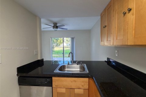 Townhouse in Miami, Florida 2 bedrooms, 111.48 sq.m. № 2033518 - photo 7