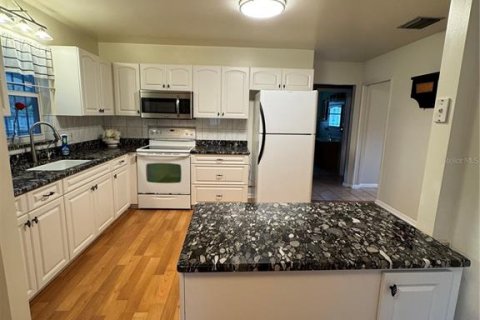 Casa en alquiler en Tampa, Florida, 2 dormitorios, 90.49 m2 № 1880969 - foto 5