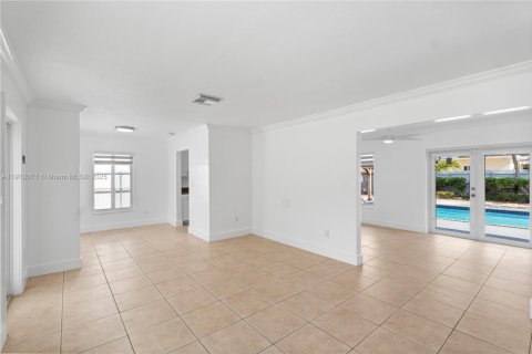 Casa en venta en Miami, Florida, 4 dormitorios, 153.57 m2 № 1969436 - foto 5