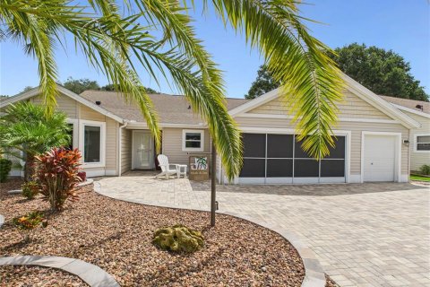 House in The Villages, Florida 3 bedrooms, 193.42 sq.m. № 1817869 - photo 1