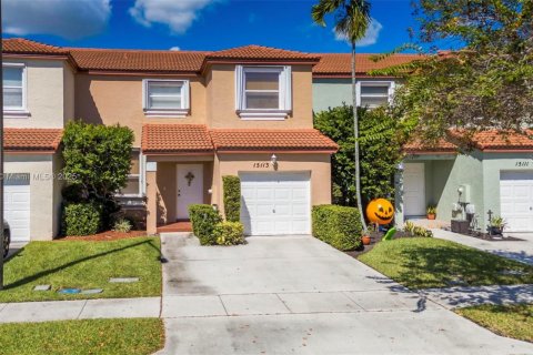 Touwnhouse à vendre à Pembroke Pines, Floride: 3 chambres, 140.75 m2 № 1954056 - photo 1