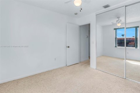 Touwnhouse à vendre à Pembroke Pines, Floride: 3 chambres, 140.75 m2 № 1954056 - photo 17