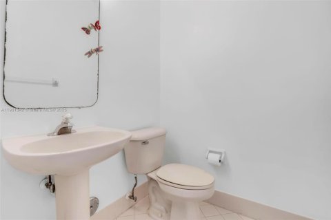 Touwnhouse à vendre à Pembroke Pines, Floride: 3 chambres, 140.75 m2 № 1954056 - photo 14