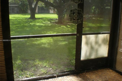 Купить кондоминиум в Холливуд, Флорида 2 спальни, 79.71м2, № 1928489 - фото 11