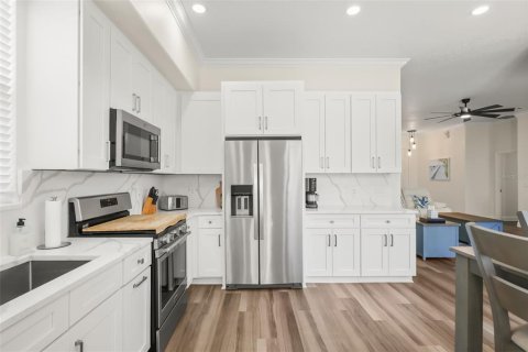 Villa ou maison à vendre à Kissimmee, Floride: 3 chambres, 154.03 m2 № 2426996 - photo 10