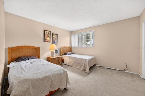 Condo in Altamonte Springs, Florida, 2 bedrooms № 2400304 - photo 18
