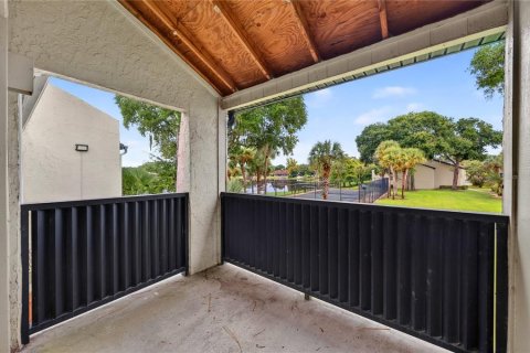 Condo in Altamonte Springs, Florida, 2 bedrooms № 2400304 - photo 29