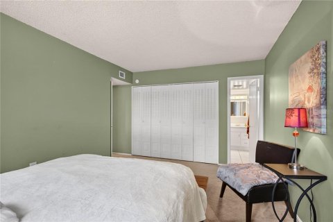 Condo in Altamonte Springs, Florida, 2 bedrooms № 2400304 - photo 26