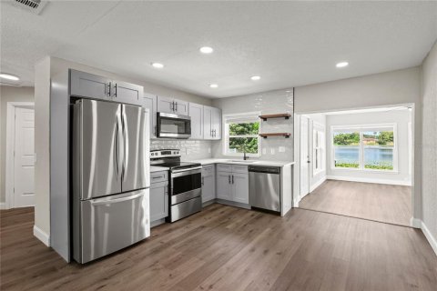 Casa en alquiler en Orlando, Florida, 3 dormitorios, 136.75 m2 № 1844286 - foto 13