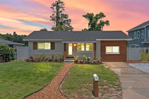Casa en alquiler en Orlando, Florida, 3 dormitorios, 136.75 m2 № 1844286 - foto 1