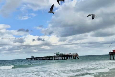 Casa en alquiler en Fort Lauderdale, Florida, 4 dormitorios, 135.54 m2 № 2064321 - foto 13