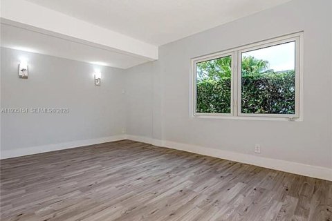 Casa en alquiler en Fort Lauderdale, Florida, 4 dormitorios, 135.54 m2 № 2064321 - foto 8