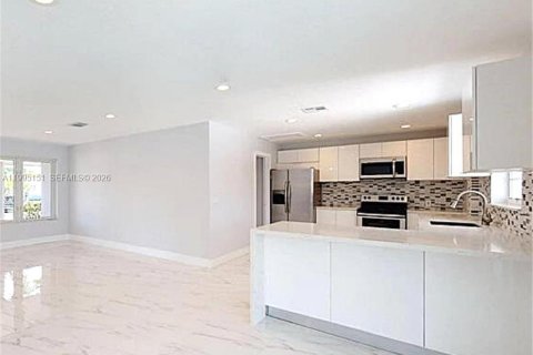 Casa en alquiler en Fort Lauderdale, Florida, 4 dormitorios, 135.54 m2 № 2064321 - foto 7
