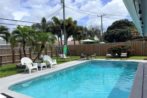 Casa en alquiler en Fort Lauderdale, Florida, 4 dormitorios, 135.54 m2 № 2064321 - foto 9