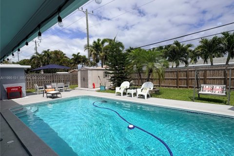 Casa en alquiler en Fort Lauderdale, Florida, 4 dormitorios, 135.54 m2 № 2064321 - foto 10