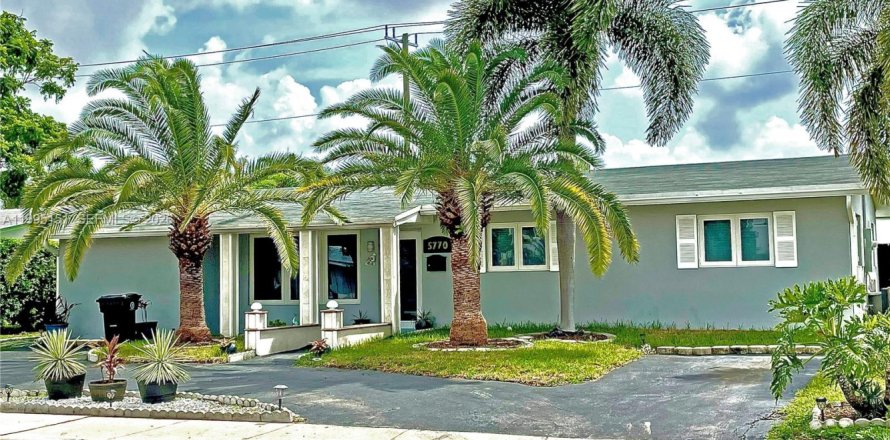 Casa en Fort Lauderdale, Florida 4 dormitorios, 135.54 m2 № 2064321