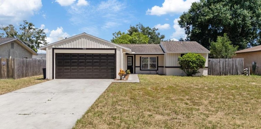 House in New Port Richey, Florida 3 bedrooms, 97.18 sq.m. № 2306341