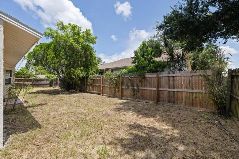 House in New Port Richey, Florida 3 bedrooms, 97.18 sq.m. № 2306341 - photo 27