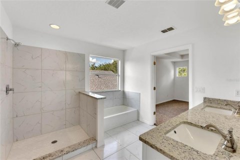 House in Windermere, Florida 4 bedrooms, 246.01 sq.m. № 2322291 - photo 7
