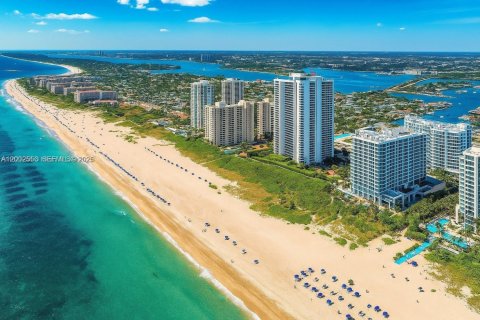 Condo in Riviera Beach, Florida, 2 bedrooms № 2170356