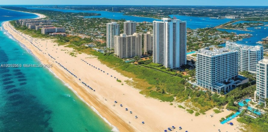 Condo in Riviera Beach, Florida, 2 bedrooms  № 2170356