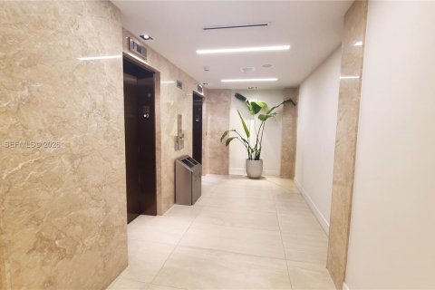 Condo in Riviera Beach, Florida, 2 bedrooms  № 2170356 - photo 27